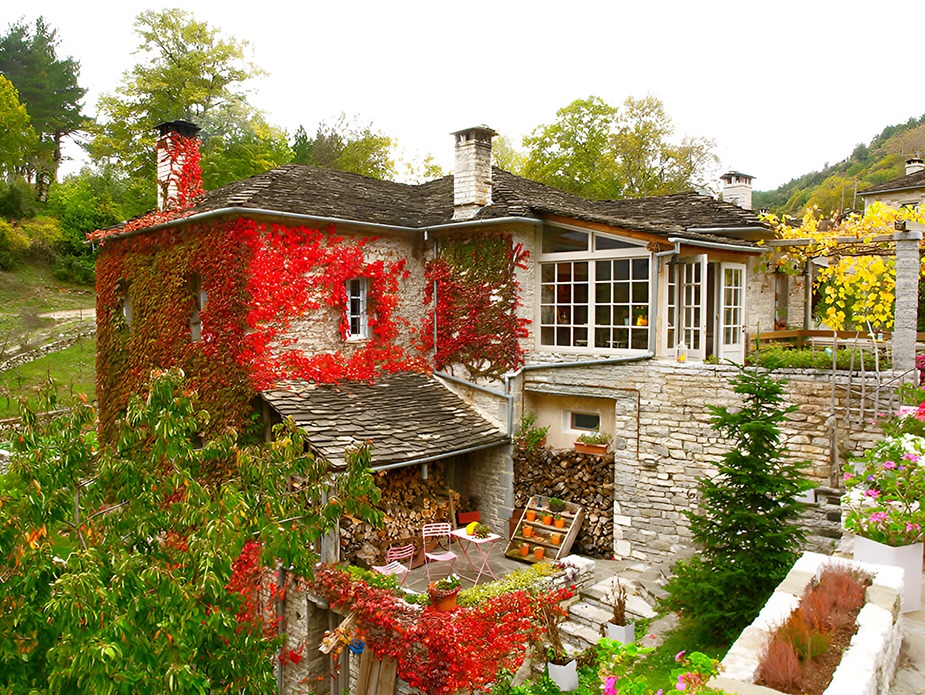 Θέα στο βουνό και καλοκαιρινές δραστηριότητες